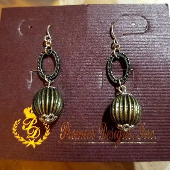 NEW Premier Designs Antique Style Dangling Earrings - Picture 1 of 4
